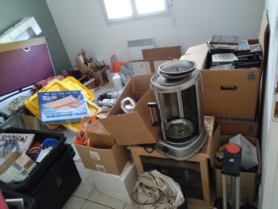 Débarras d'Appartement à Nîmes - Avant